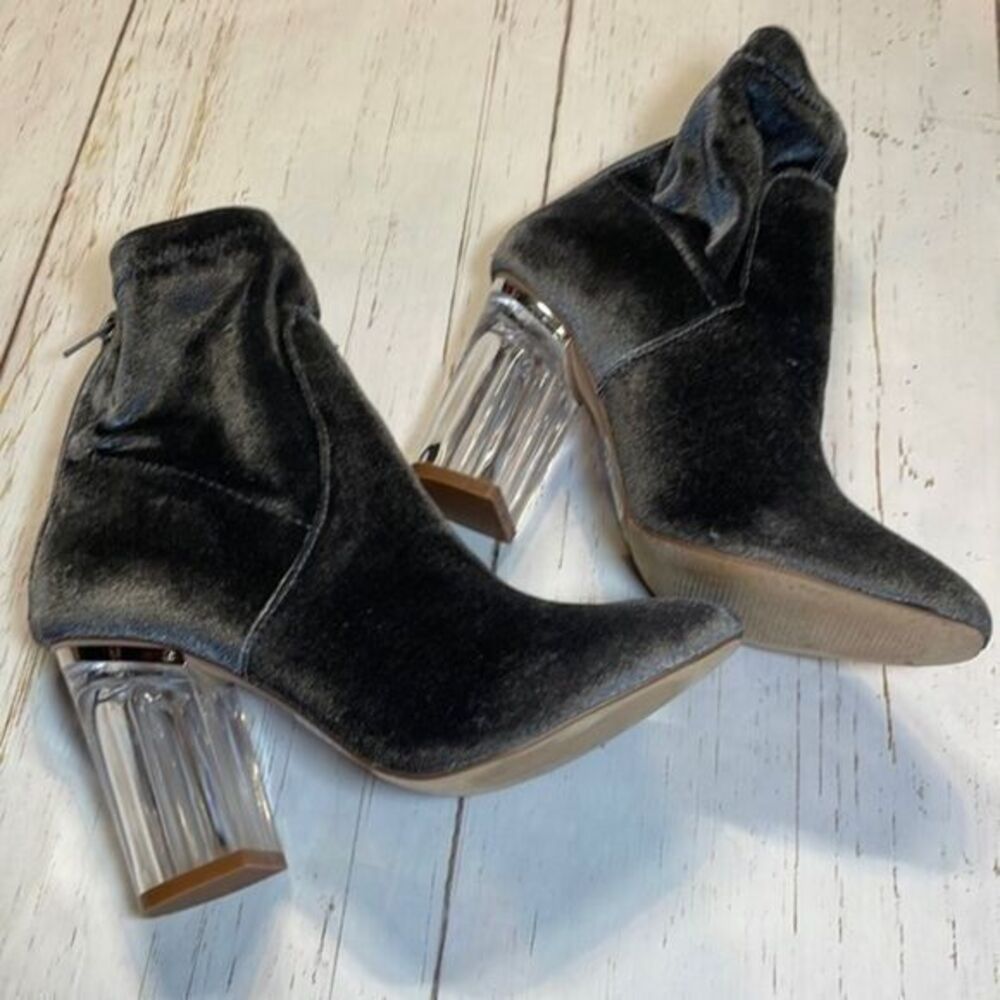 Charlotte Russe women’s gray velvet like fabric ankle boots size 7